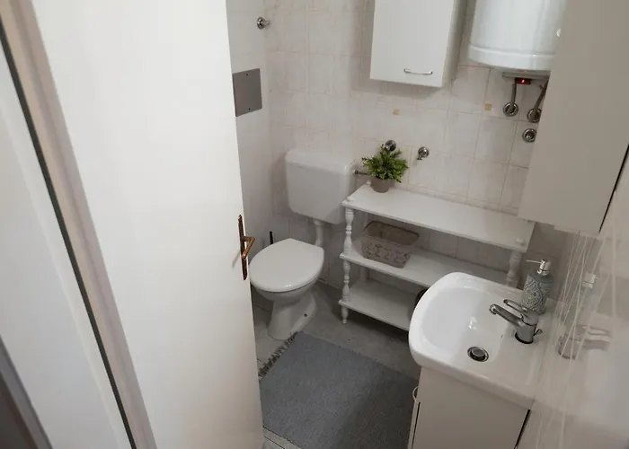 Or At Irena's Appartement