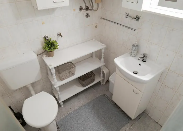 Or At Irena's Appartamento